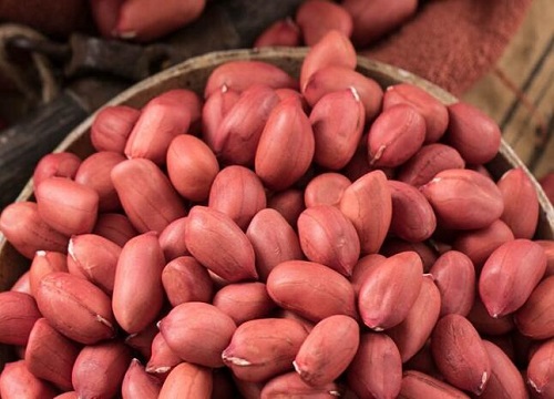 红皮花生泡水会褪色吗