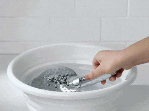 电热水器出水量很小是什么原因