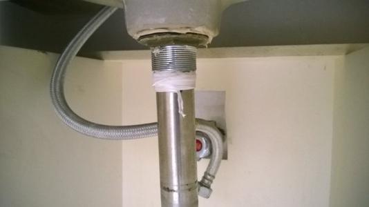 洗手台下面漏水怎么修