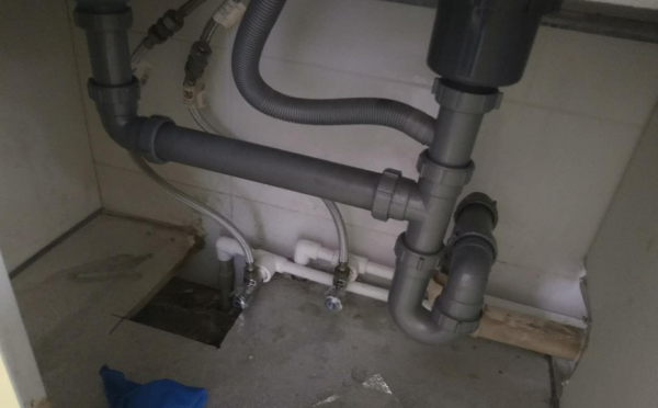 洗手台下面漏水怎么修