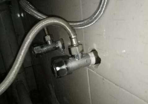 洗手台下面漏水怎么修