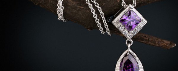 水晶耳钉的保养与清洗