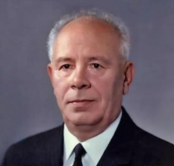 中国为何养着西哈努克