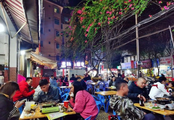 南宁夜市最热闹的地方在哪