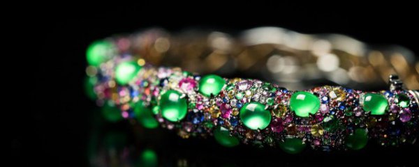 卡地亚手镯什么材质