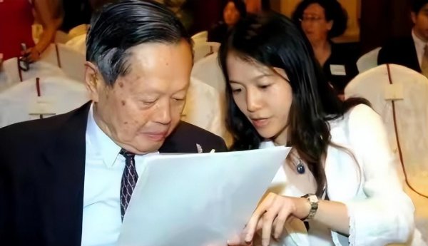 杨振宁对中国有贡献吗