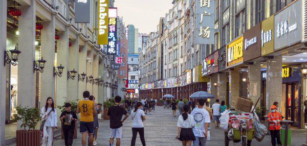 中国四大火炉指的是哪几个城市