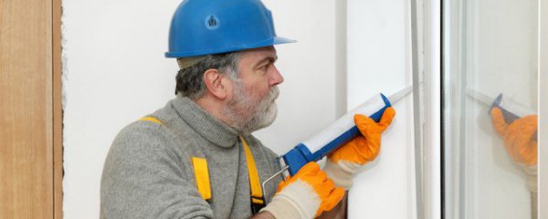 玻璃胶气味怎么去除