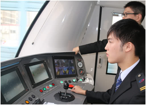 开地铁一个月多少钱