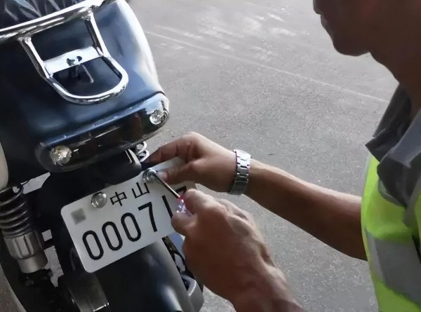 绿色的车牌代表啥意思