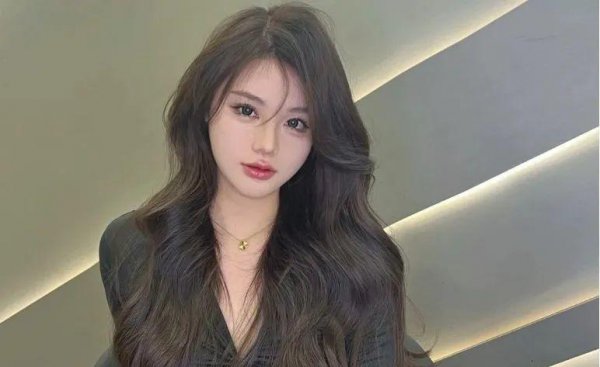 今年流行什么颜色头发图片