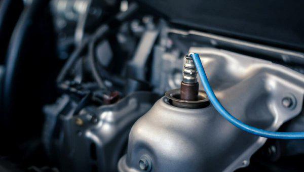 发动机故障灯一闪一闪的什么原因