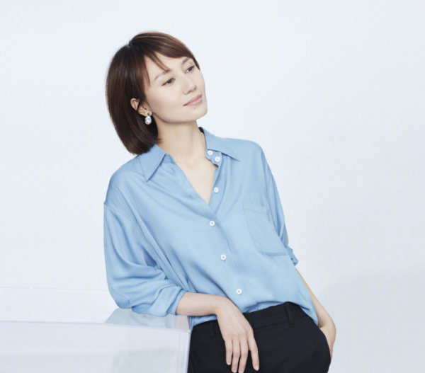 什么颜色显白适合黄皮肤