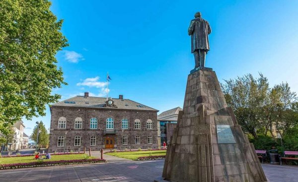 冰岛说的是什么语言