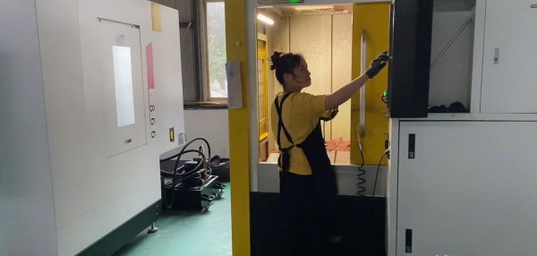 做模具工资一般多少