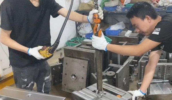 做模具工资一般多少