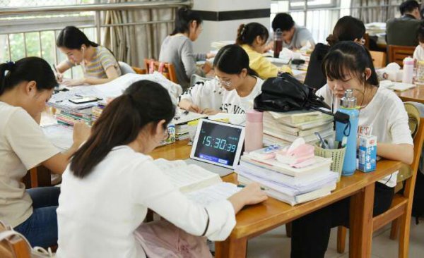 最难高考数学是哪一年