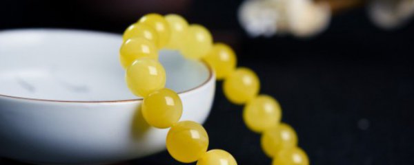 新蜜蜡手串的保养方法