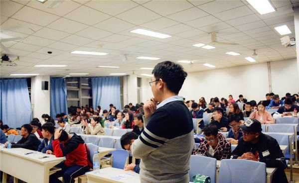 最容易考的在职研究生