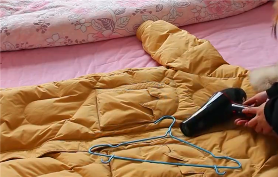 羽绒服洗完怎么恢复蓬松
