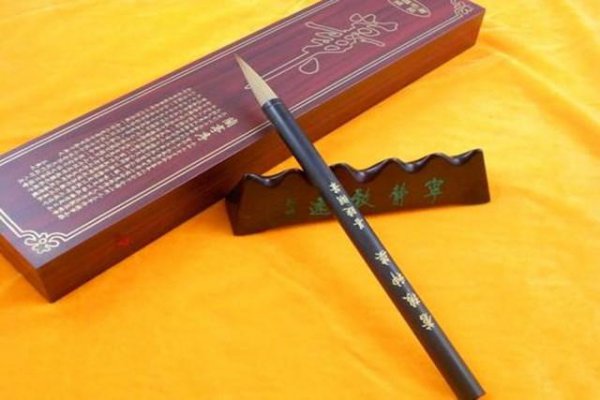 狼毫羊毫兼毫的区别初学者毛笔狼毫和兼毫哪个好