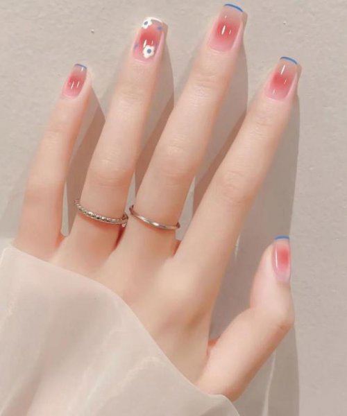 现在最流行的美甲款式