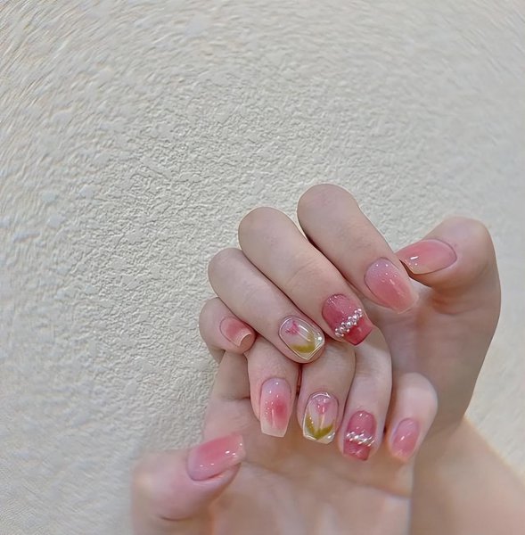 现在最流行的美甲款式