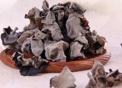 买木耳什么样的质量好 怎么挑选口感好又优质的木耳