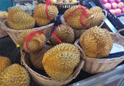 怎样选榴莲是最好的 买榴莲一定要记住的三个必看挑选技巧