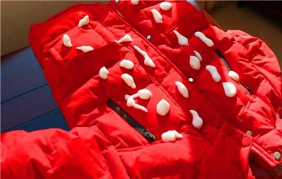 羽绒服洗完怎么恢复蓬松 羽绒服洗后结块了快速恢复窍门