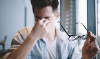 镜框该怎么选择材质 镜框该如何选择材质