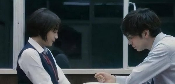 大学老师可以和学生谈恋爱吗