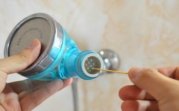 浴室花洒喷头堵了怎么清洗