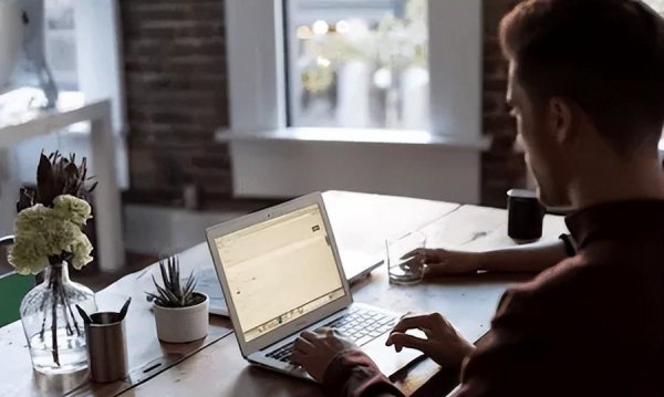 win10自动关机是怎么回事