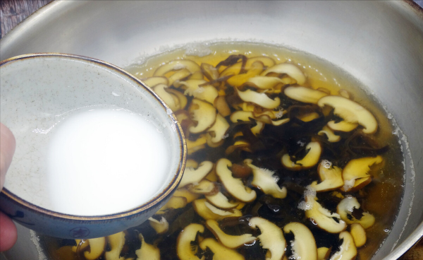 超市的玉米粉是玉米淀粉吗