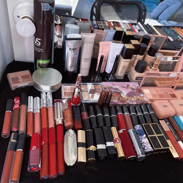 新手化妆要买哪些基础的东西