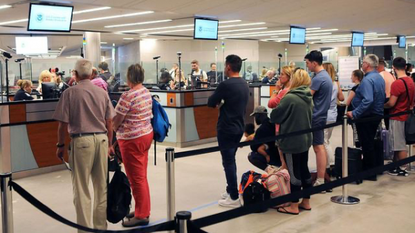 坐飞机随身携带行李要称重么