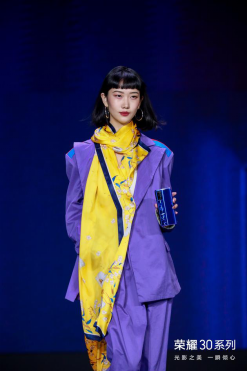 荣耀是属于华为品牌吗