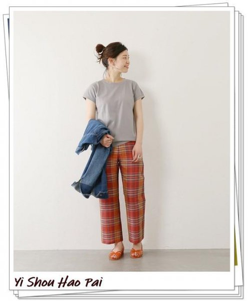 花裤子搭配什么上衣好看图片