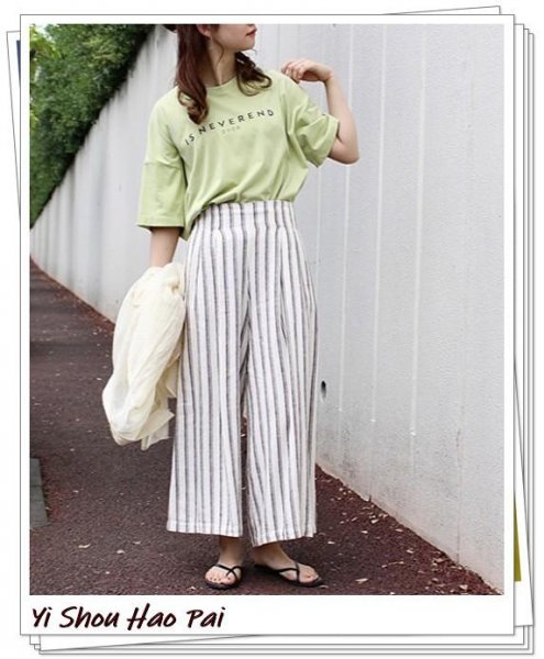 花裤子搭配什么上衣好看图片