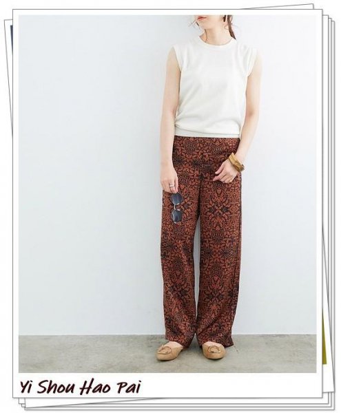 花裤子搭配什么上衣好看图片