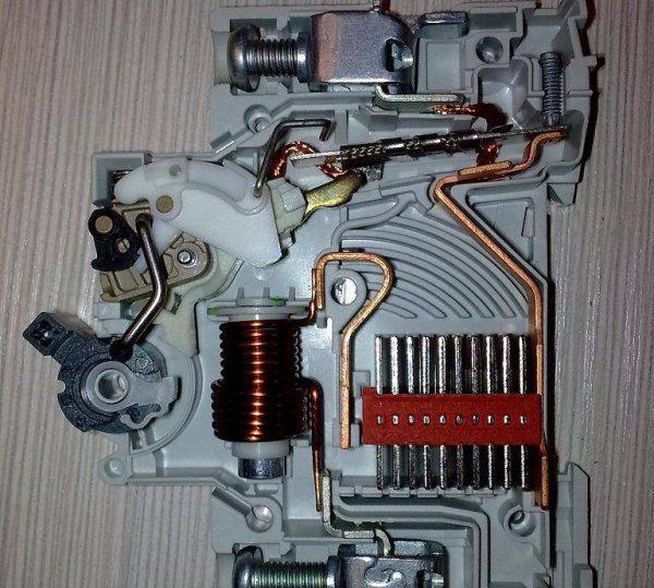 空开和漏电保护器的区别