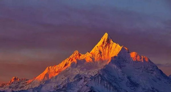 梅里雪山海拔多少米