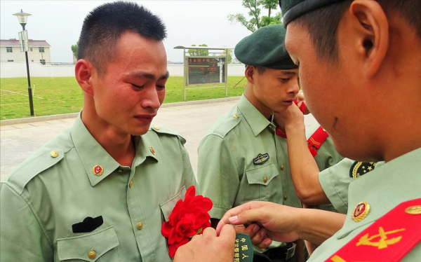 大四本科毕业去当兵有啥待遇