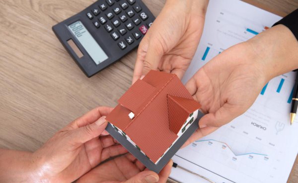 宅基地的房子怎样继承