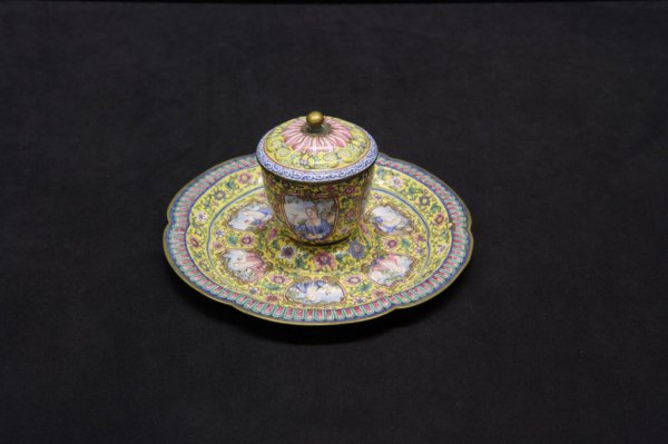 珐琅彩的特点有哪些图片