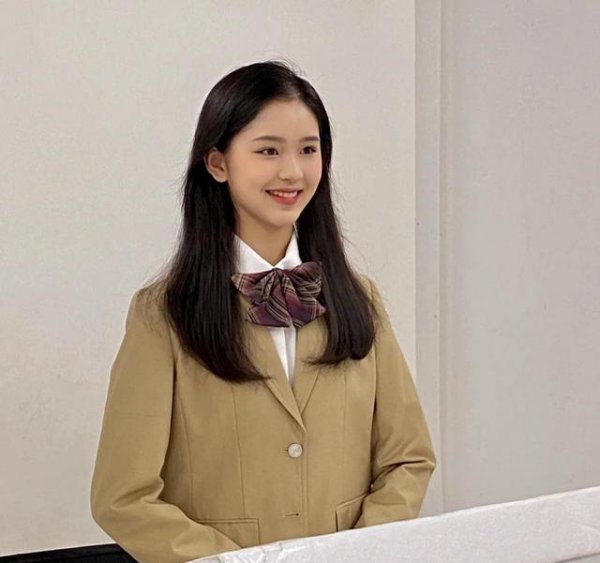 拍身份证照片不能穿什么颜色衣服