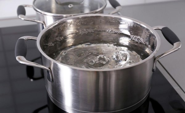 海蜇头凉拌需要开水烫一下吗