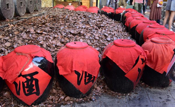 世界上最早的酒是什么时候发明的