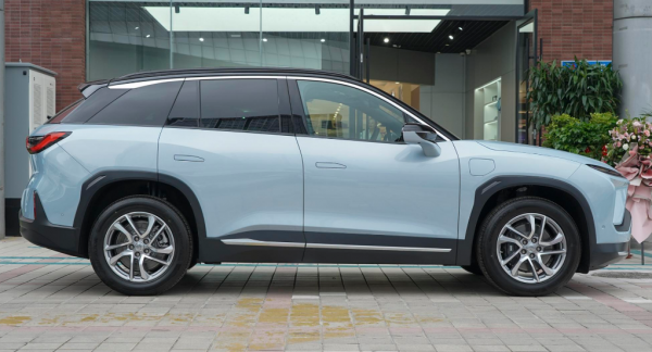 理想和蔚来哪一个靠谱